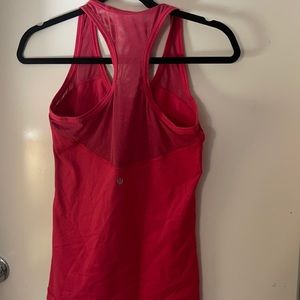 Lululemon tank